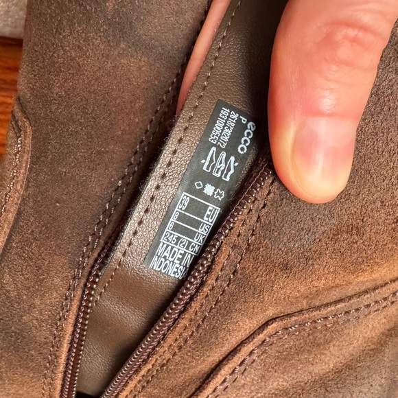 ECCO Touch 15 Women's Bootie in brown / Size 8 or 39 - Picture 7 of 9